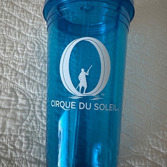 Cirque du Soleil "O" Large Reusable Cup Tumbler with Straw Bellagio Las Vegas - Picture 2 of 10